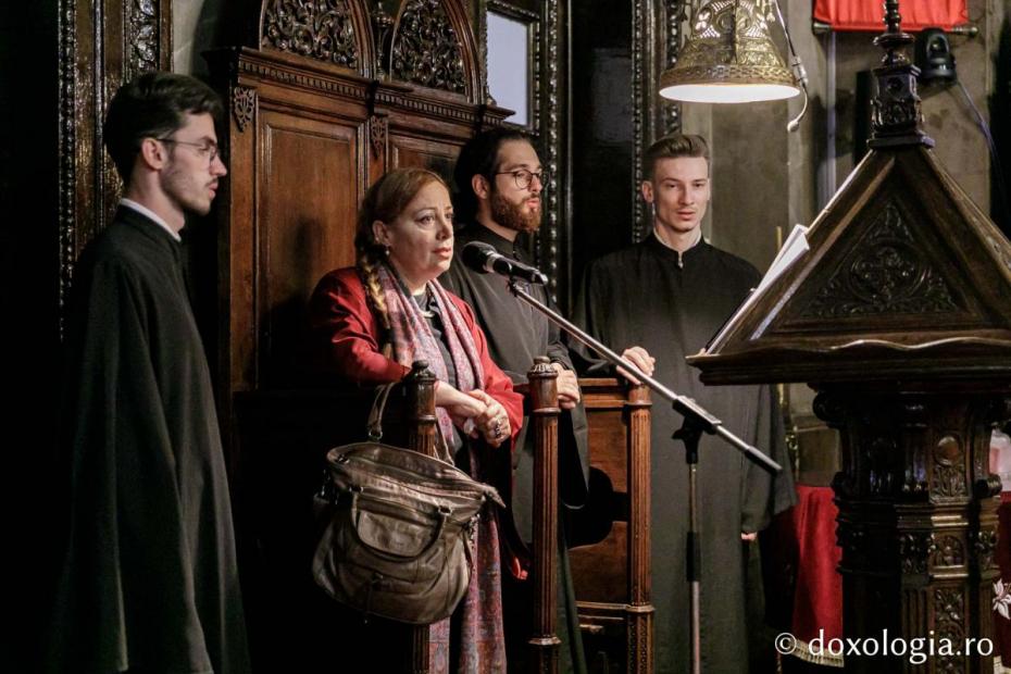 Marilyn Accaoui Leigne din Liban, alături de membri ai corului Chivotul / Foto: Oana Nechifor
