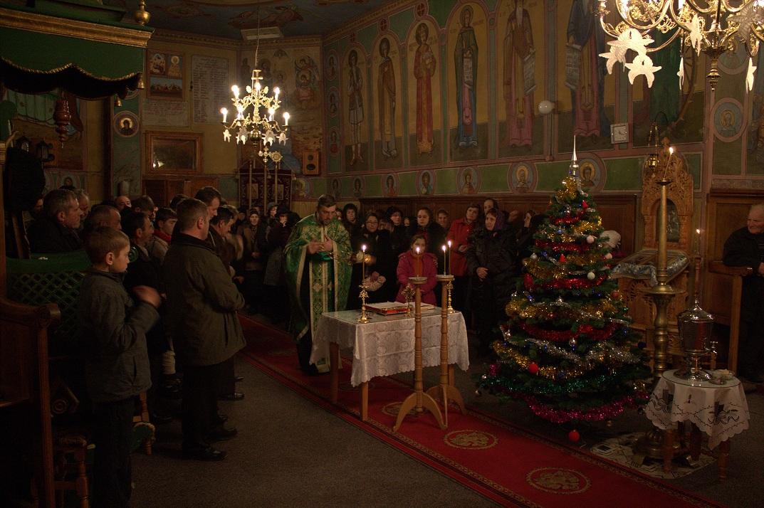 Slujba de la miezul noptii la trecerea dintre ani