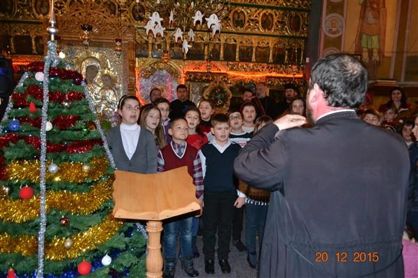 Corul „Vestitorii bucuriei” al copiilor de la Protopopiatul Târgu Neamț