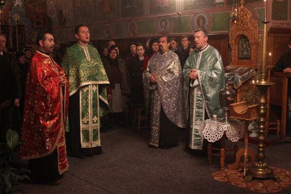 Preoții prezenți la rugăciunea de mulțumire