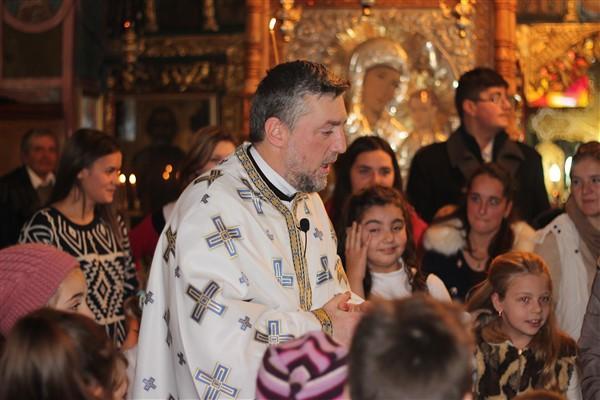 Și felicitările preotului pentru cor (meritate, bineînțeles)