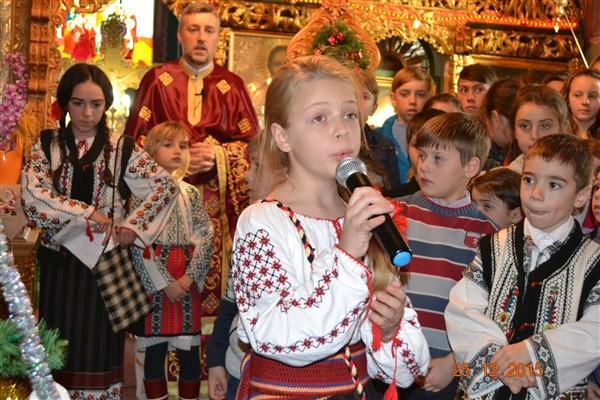 Vin colindători, sa-i primim cu drag Vin colindători, sa-i primim cu drag