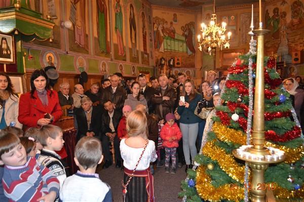 Vin colindători, sa-i primim cu drag Vin colindători, sa-i primim cu drag