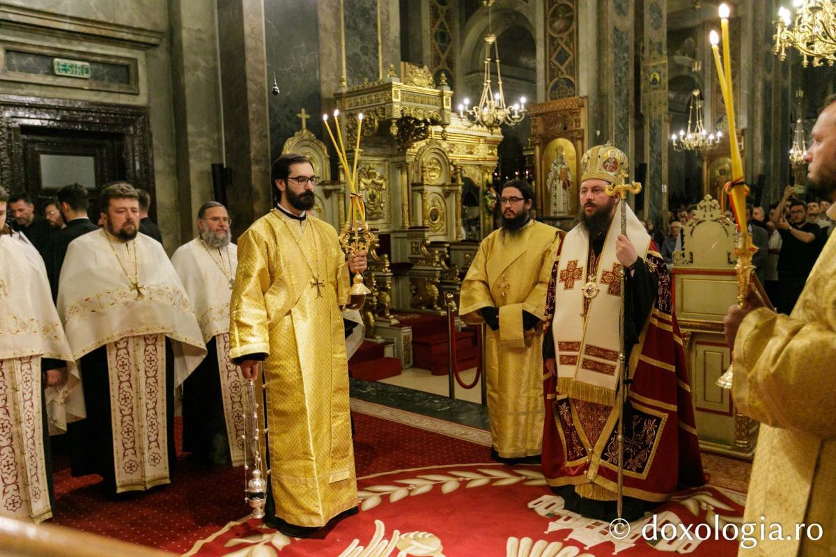 Slujba Privegherii în cinstea Acoperământului Maicii Domnului/ Foto: pr. Silviu Cluci