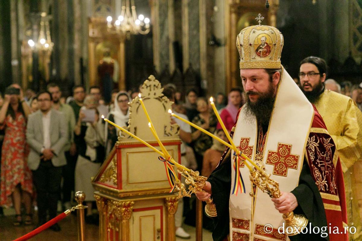 Slujba Privegherii în cinstea Acoperământului Maicii Domnului/ Foto: pr. Silviu Cluci