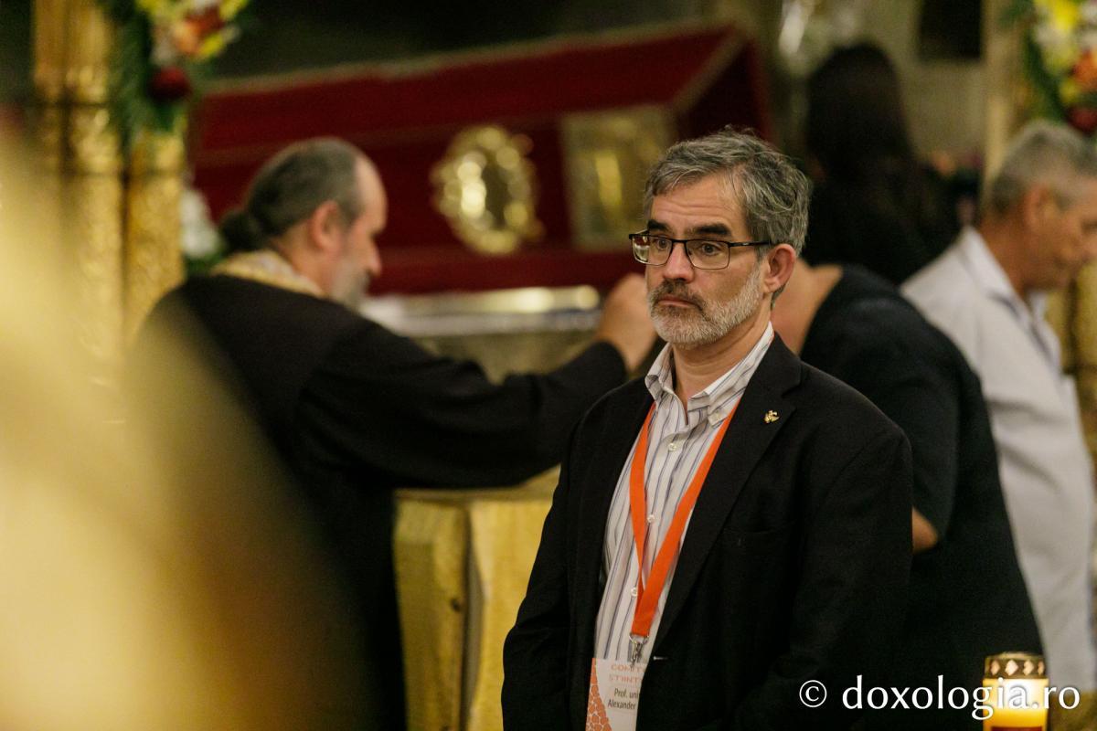 Slujba Privegherii în cinstea Acoperământului Maicii Domnului/ Foto: pr. Silviu Cluci