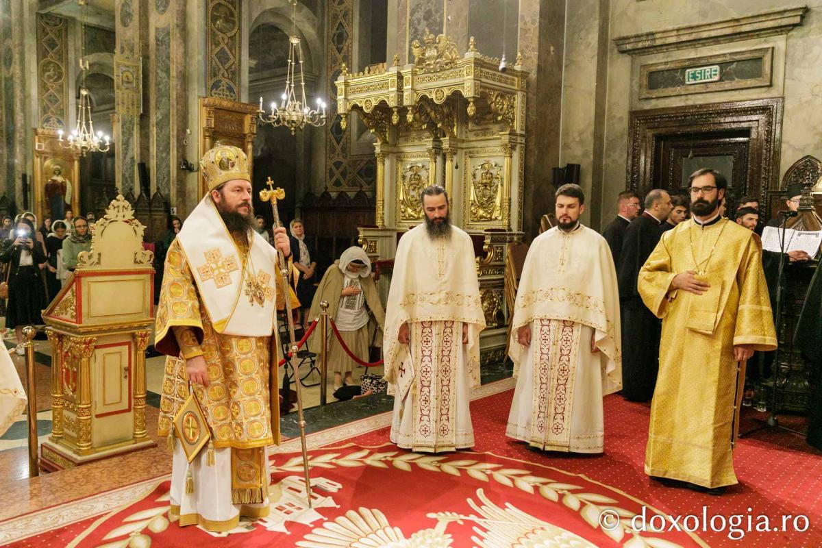 Slujba Privegherii în cinstea Acoperământului Maicii Domnului/ Foto: pr. Silviu Cluci
